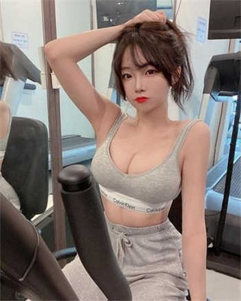 广东车模张芮尔