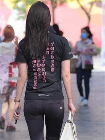 我自是年少 韶华倾负