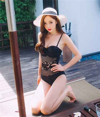 我自是年少 韶华倾负