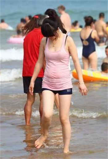 女销售员为了卖房