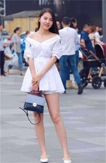椅子摇摇突然出现鬼