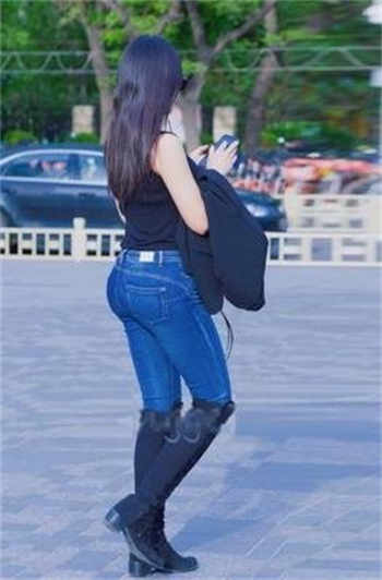 广东车模张芮尔