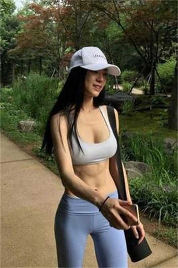 硕士女友小艾学弟