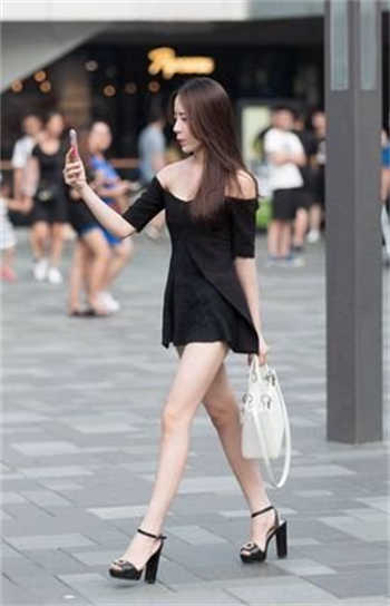 明月何皎皎