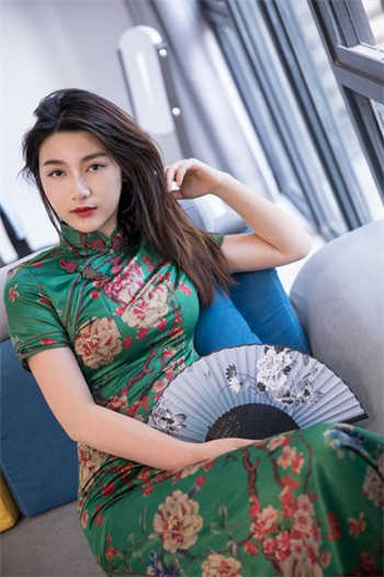 女配叫方雅的小说