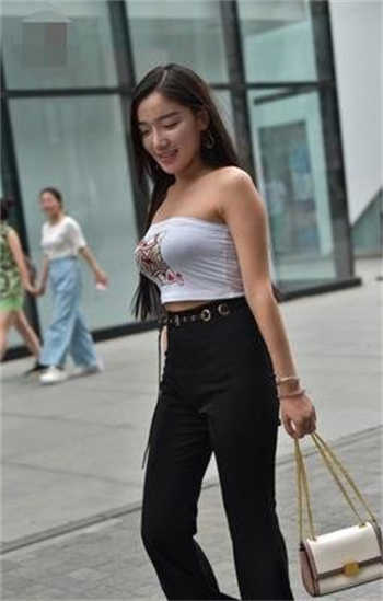 伪装乖巧by一枚