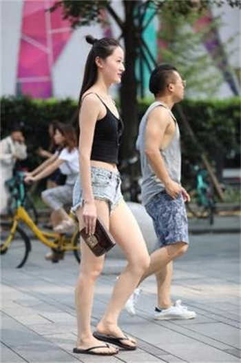 爱情公寓诸葛大力缠着我