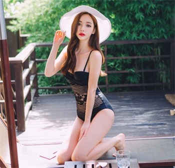 在电车里被人用藐视攻略