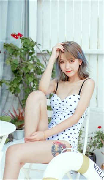二次元少女打扑克软件