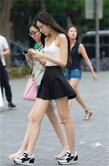 穿越到女少又丑的np世界