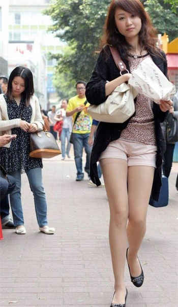 《车祸变傻的妈妈让我爱》