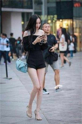 亚洲热直播app二维码