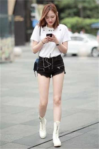 小妖精美化qq名片互赞软件