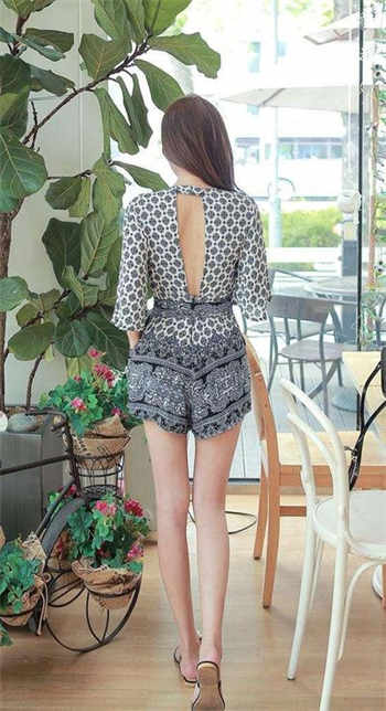 只为你回眸一眼 时妩