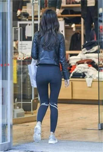 饥饿的家庭主妇